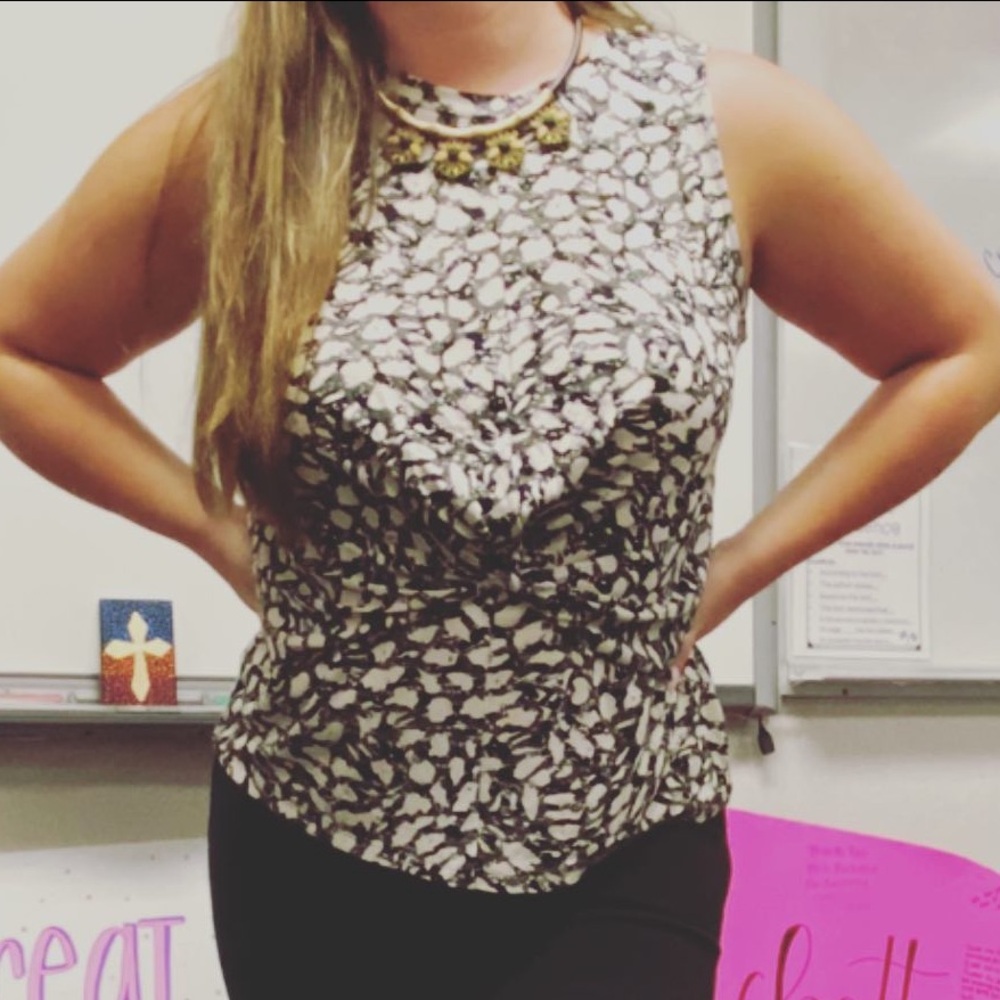 Simply Vera Vera Wang Twist Front Top